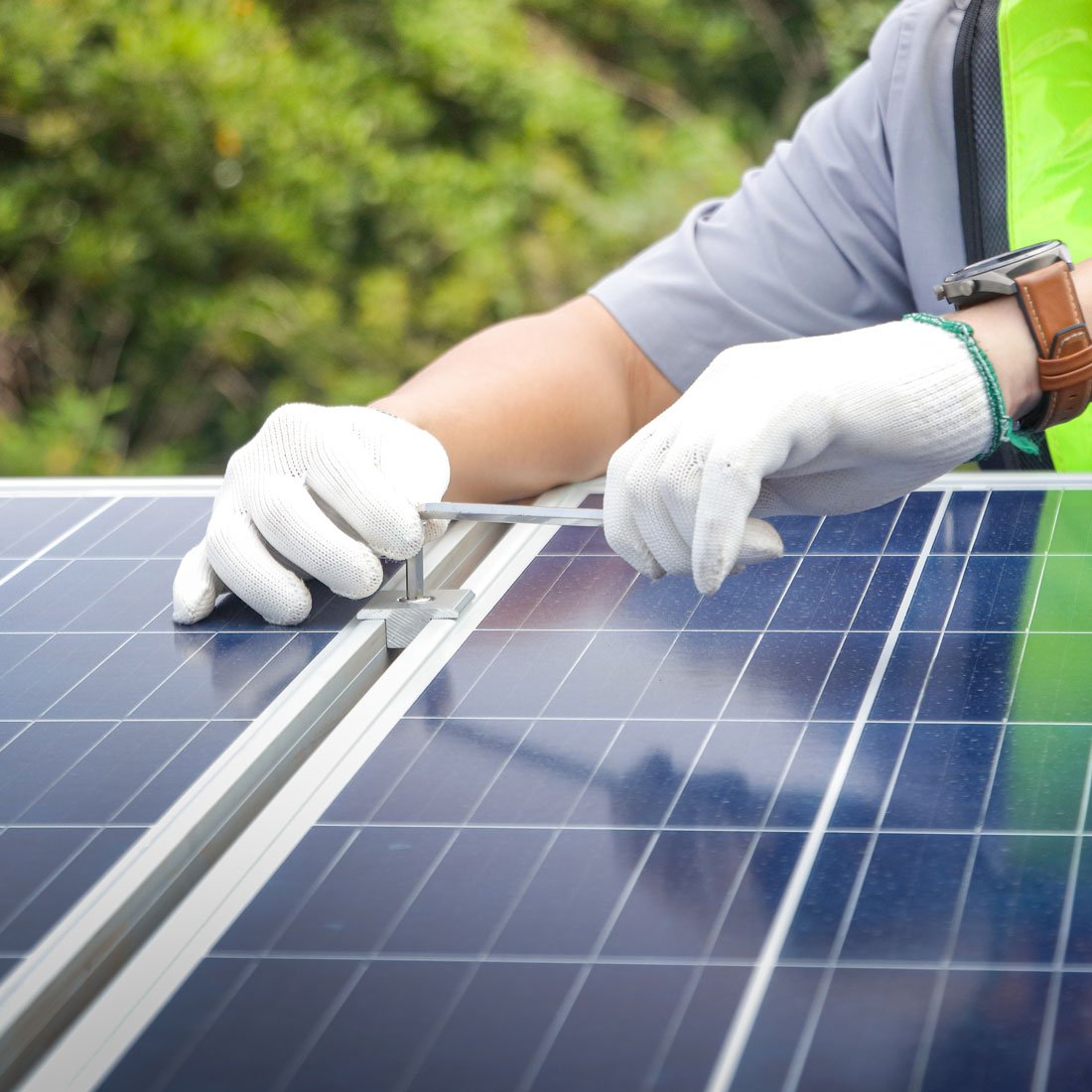 CMS Énergie Solaire - Inspections et nettoyages réguliers de vos panneaux solaires